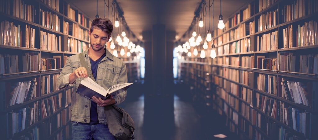 college student, library, books-4369850.jpg